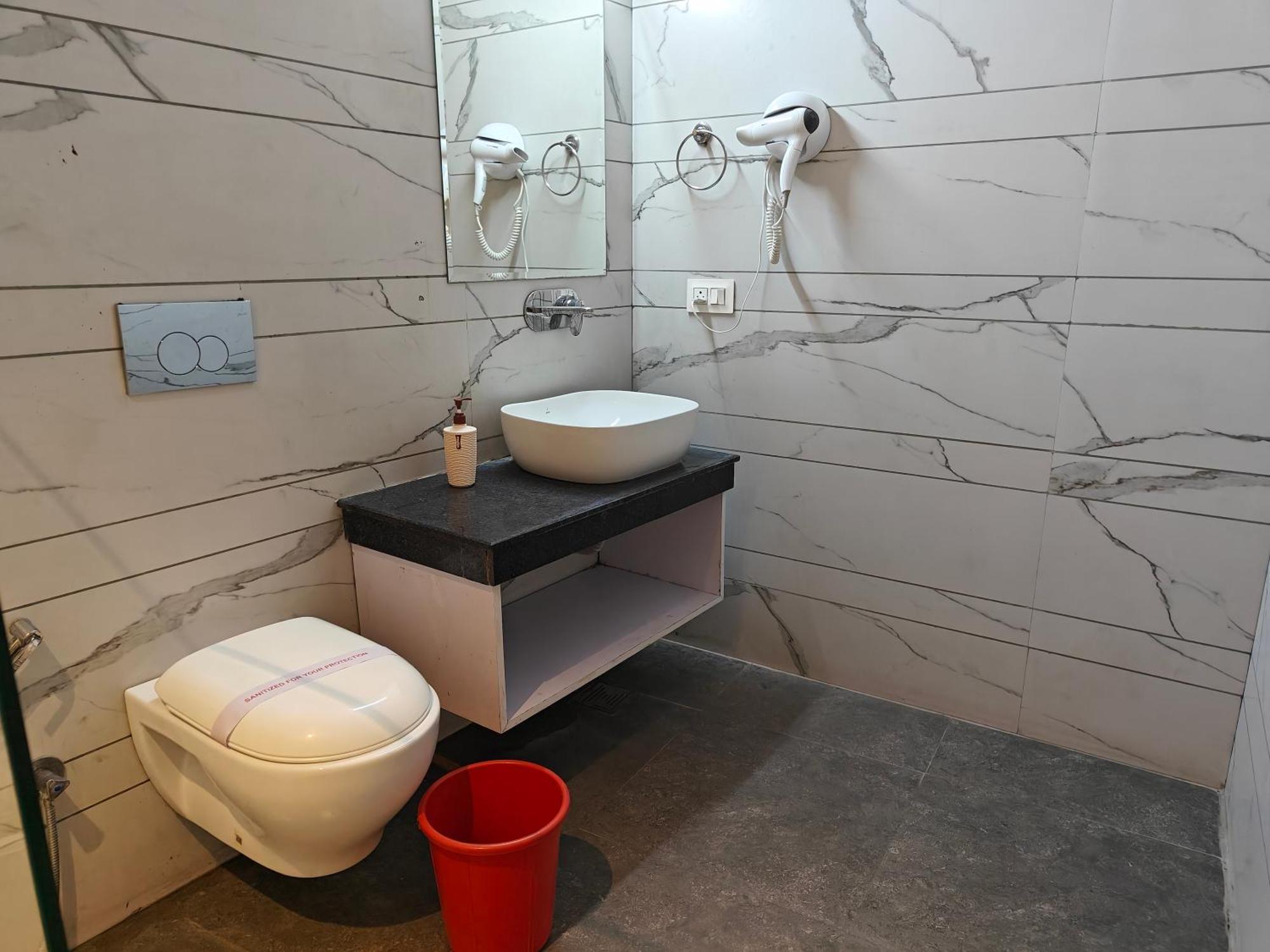 Hotel Luxurio - In-House Barista Cafe, Near Golden Temple Amritsar Exterior photo